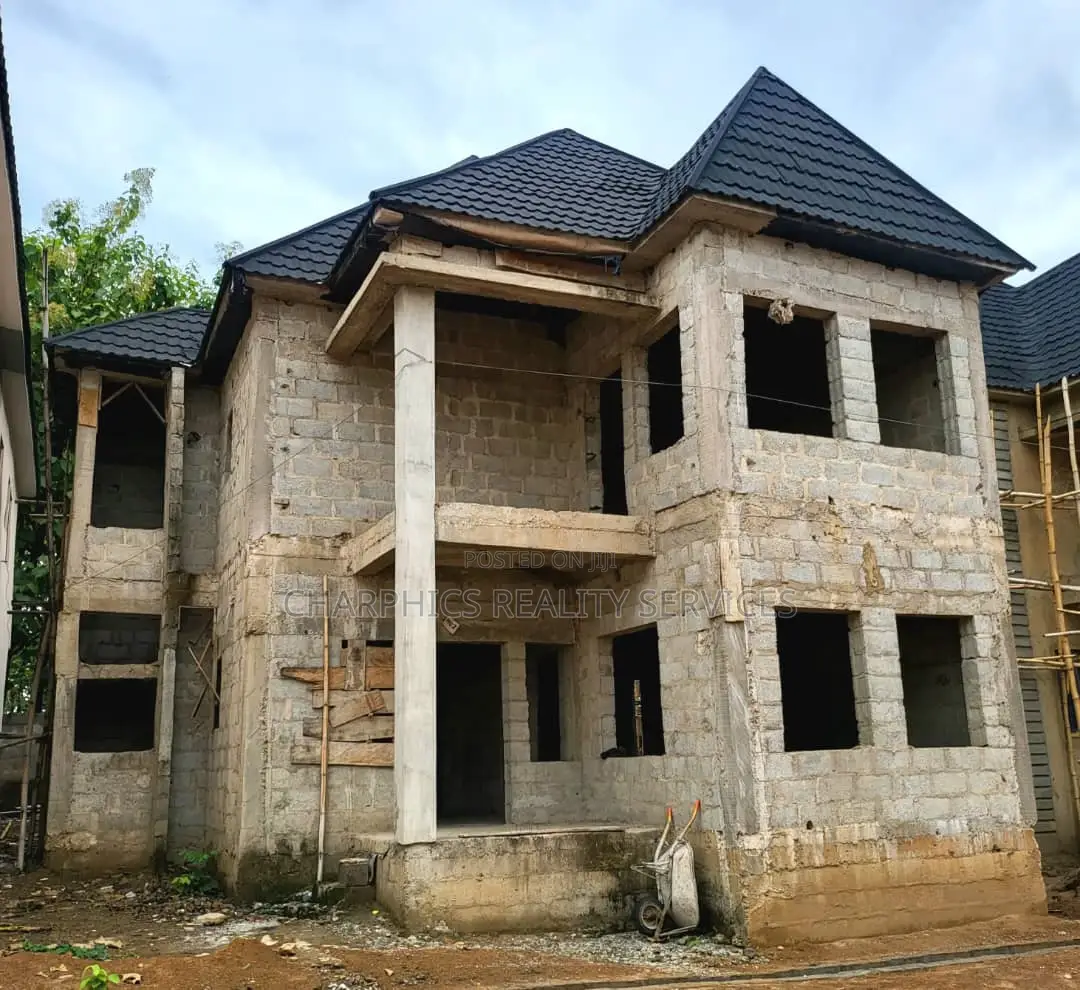 4bdrm Duplex in Durumi for sale