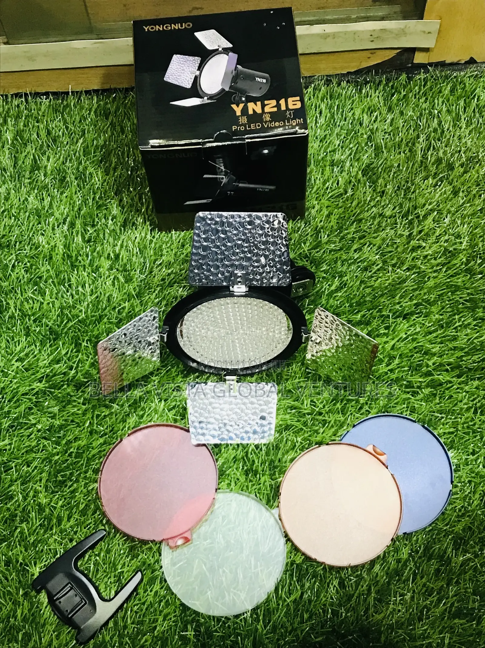 Yn216 Light + Np-F970 Battery + Charger + Light Stand
