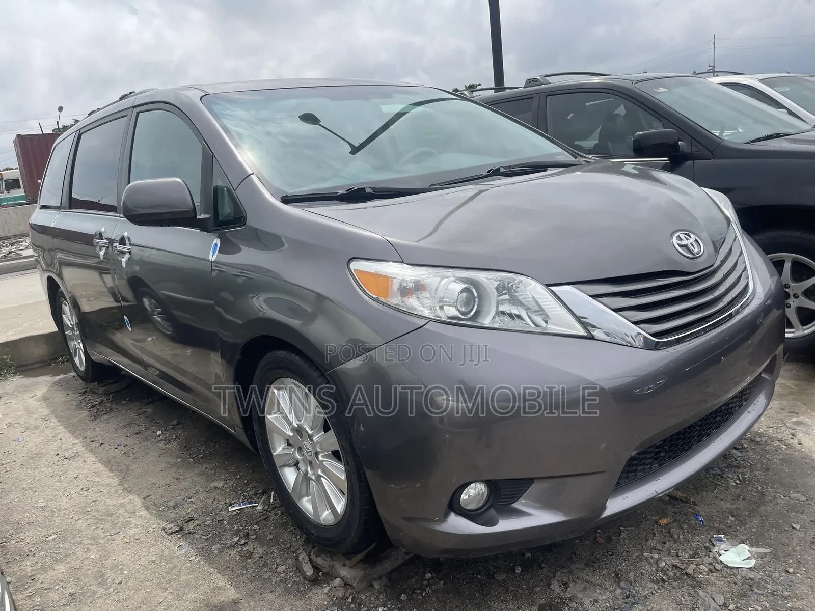 Toyota Sienna XLE 8 Passenger 2011 Gray