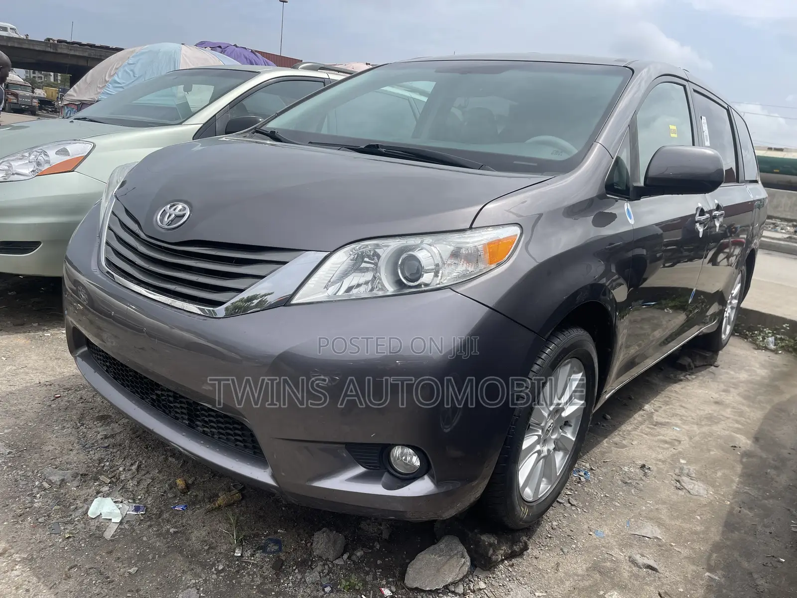 Toyota Sienna XLE 8 Passenger 2011 Gray