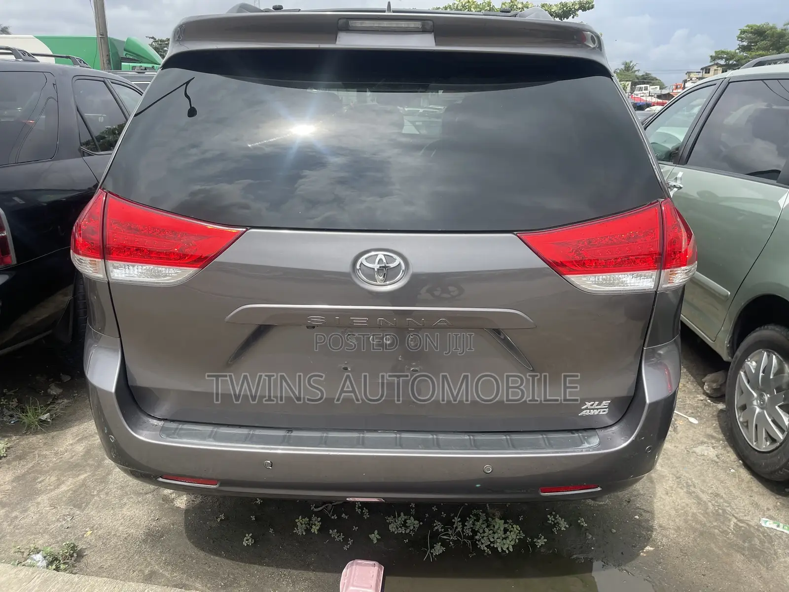 Toyota Sienna XLE 8 Passenger 2011 Gray