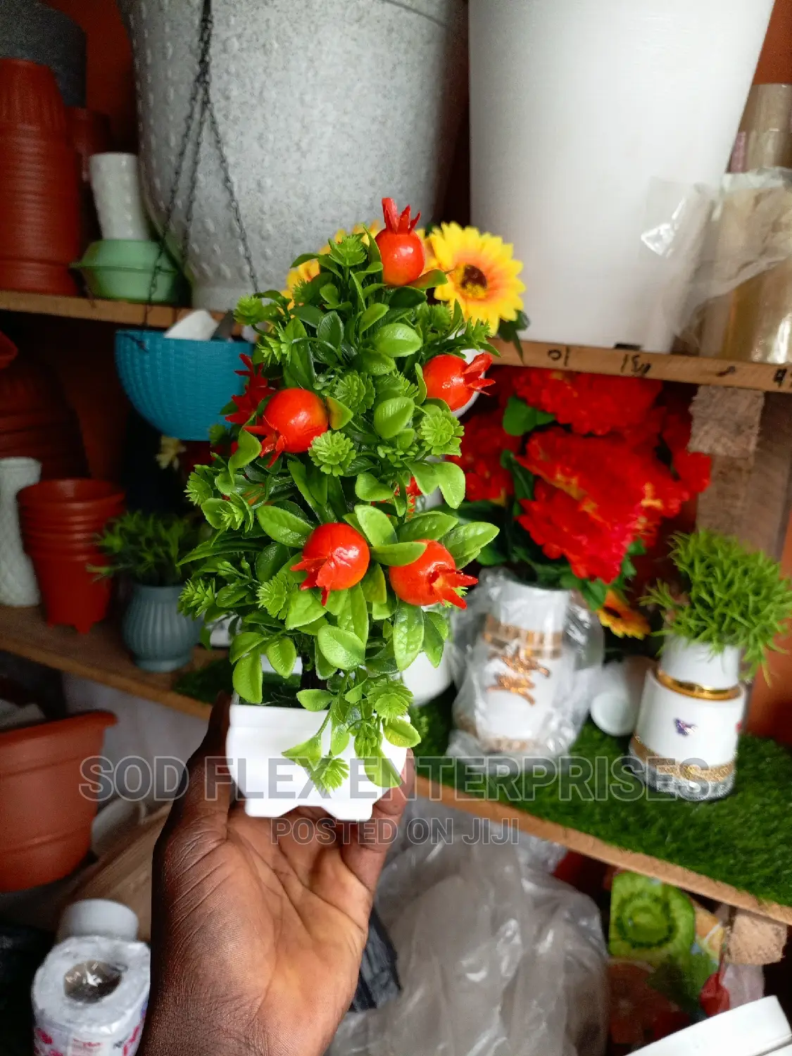 Table Fancy Flower  Pot 