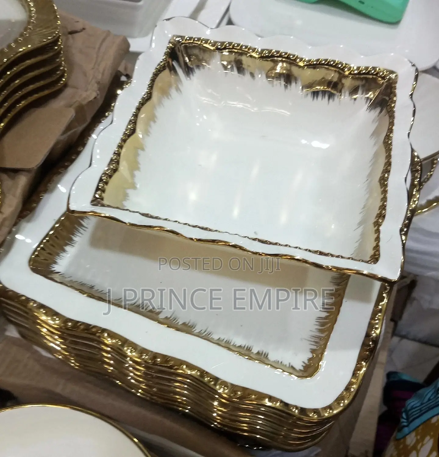 Dozen of Luxury Style Ceramic Platter and Bowl