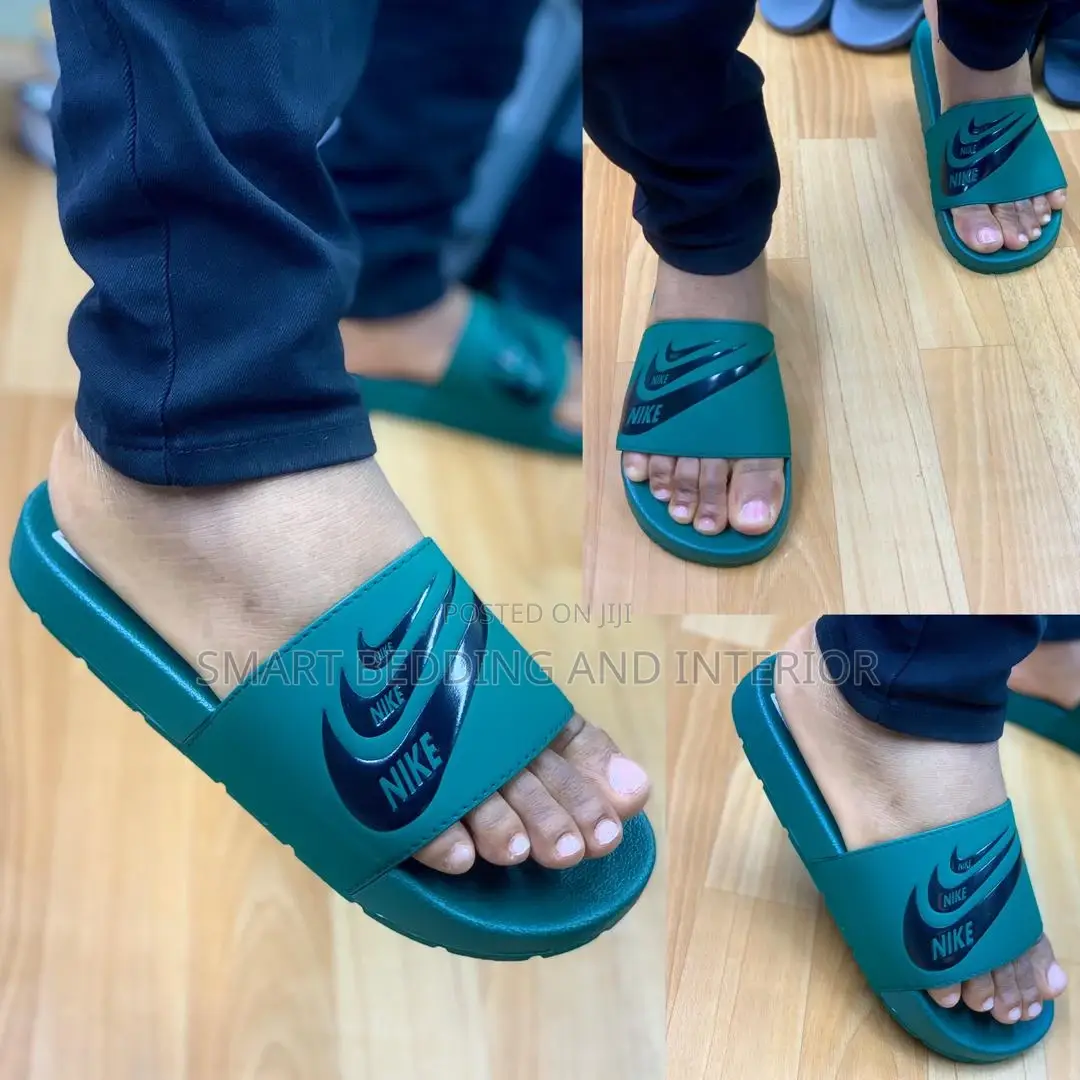 Nikes Pams