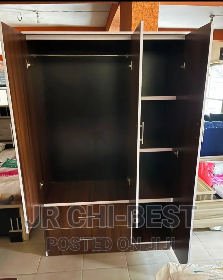 Quality 3 Three Door Wooden Wardrobe With Drawers