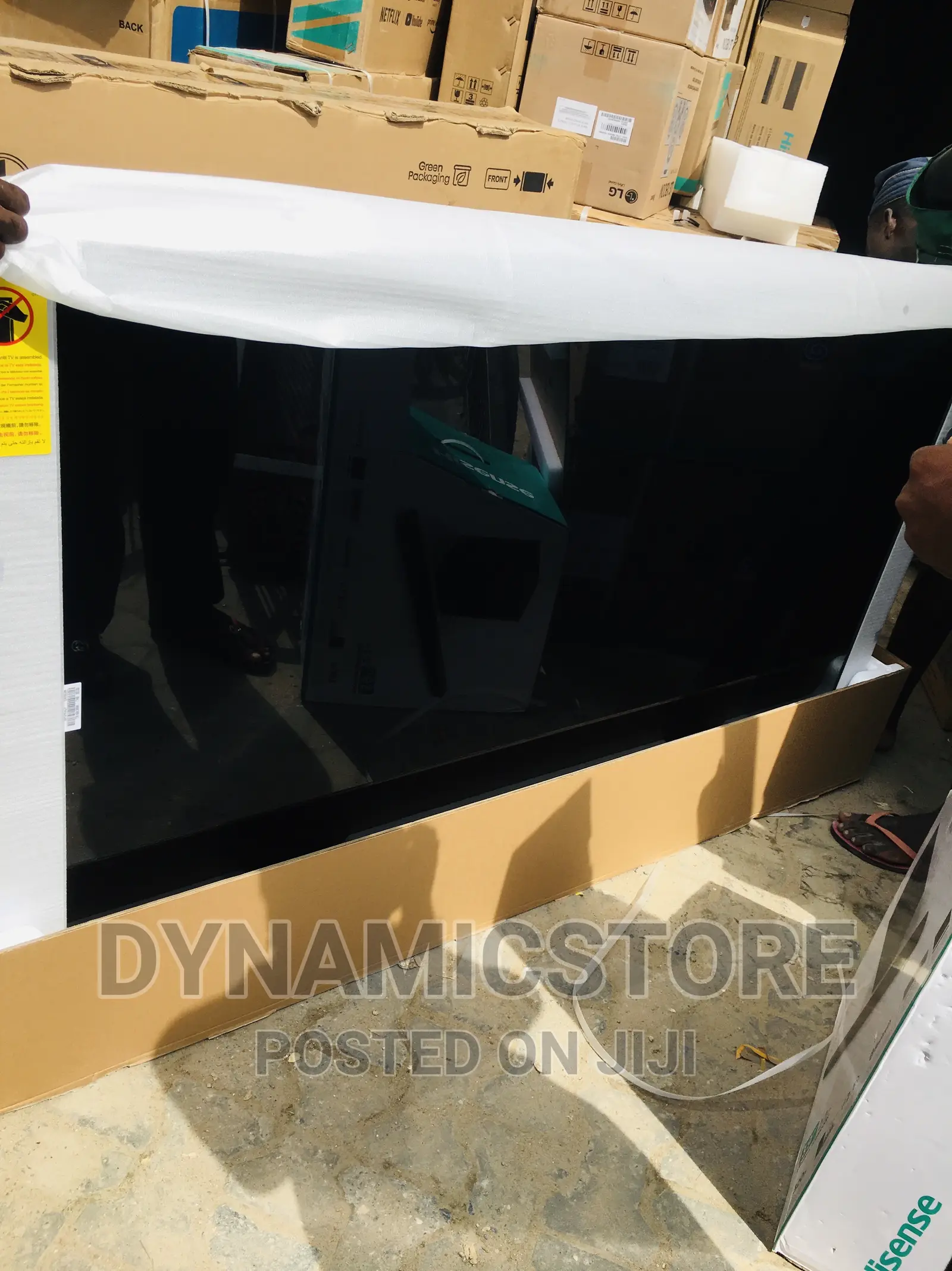 Hisense 65 Inches Smart Tv