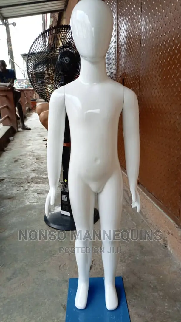 Age 4 to 7 Years Unisex Faceless White Glossy Dummy