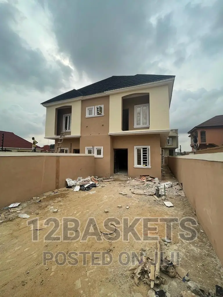 Furnished 4bdrm Duplex in Magodo Phase 1 for sale