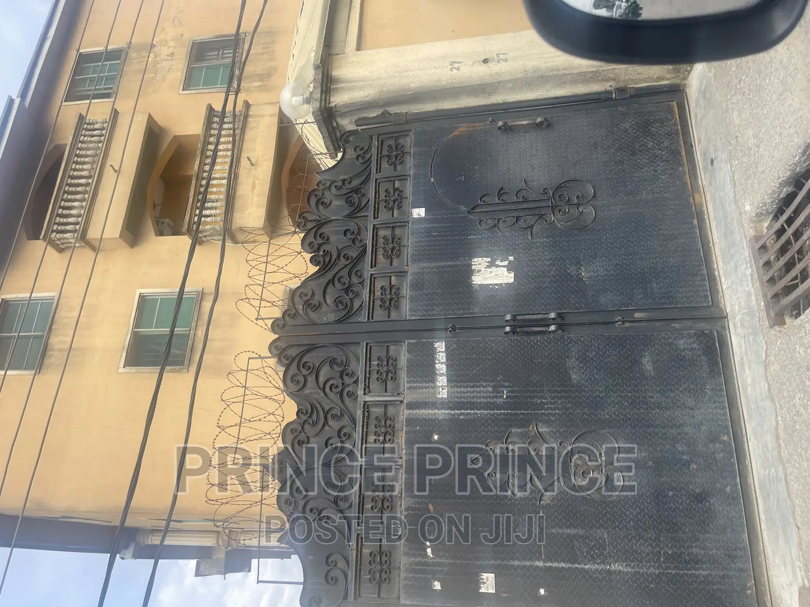 3bdrm Block of Flats in Surulere for sale