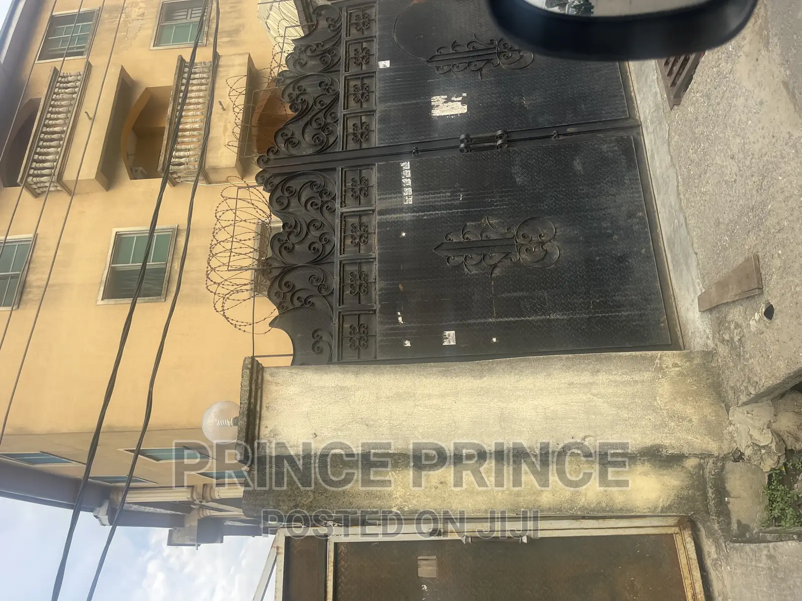 3bdrm Block of Flats in Surulere for sale