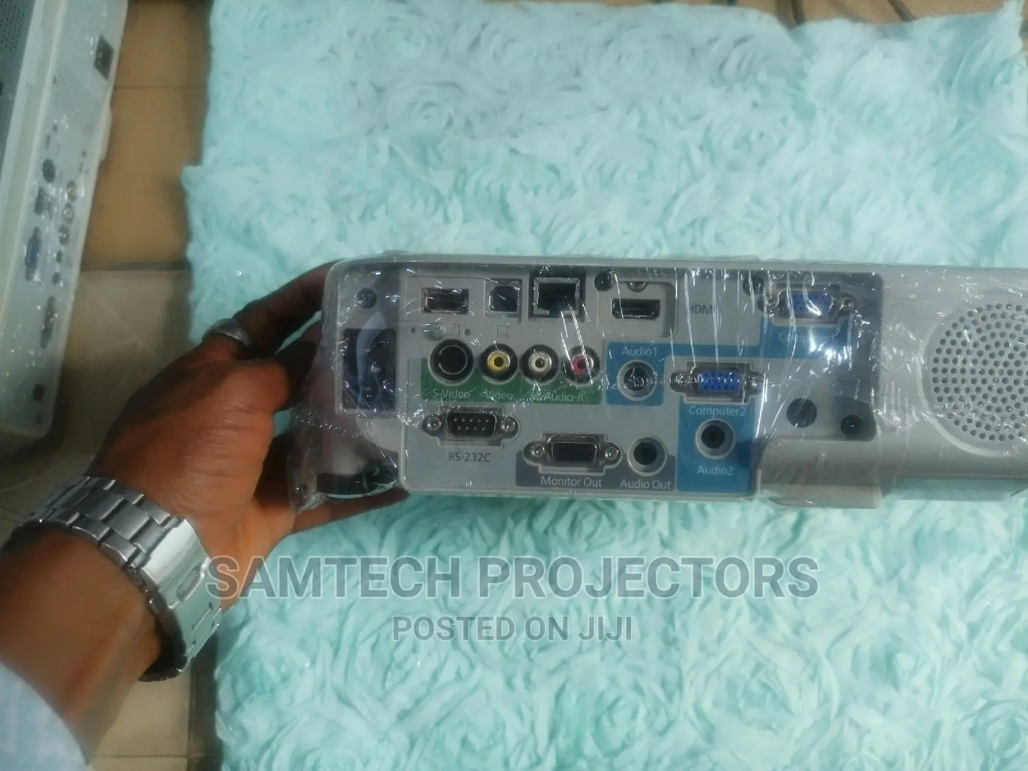 UK Used Epson Projector Available as Much as You Want
