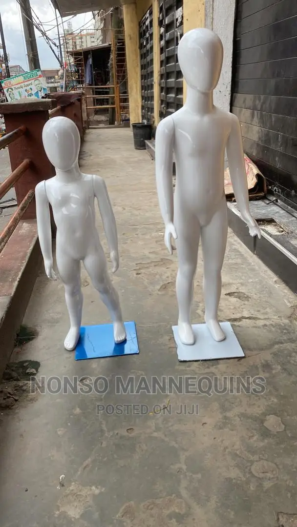 Glossy White Kids Mannequins Of Different Ages