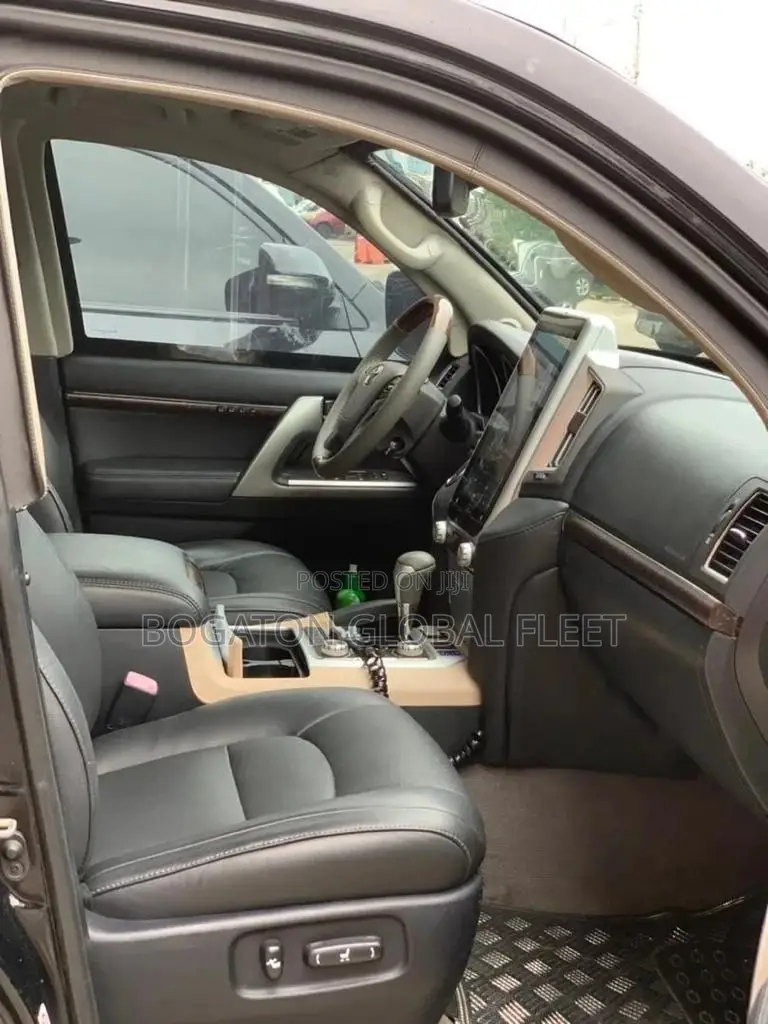 Bulletproof Landcruiser for Rent
