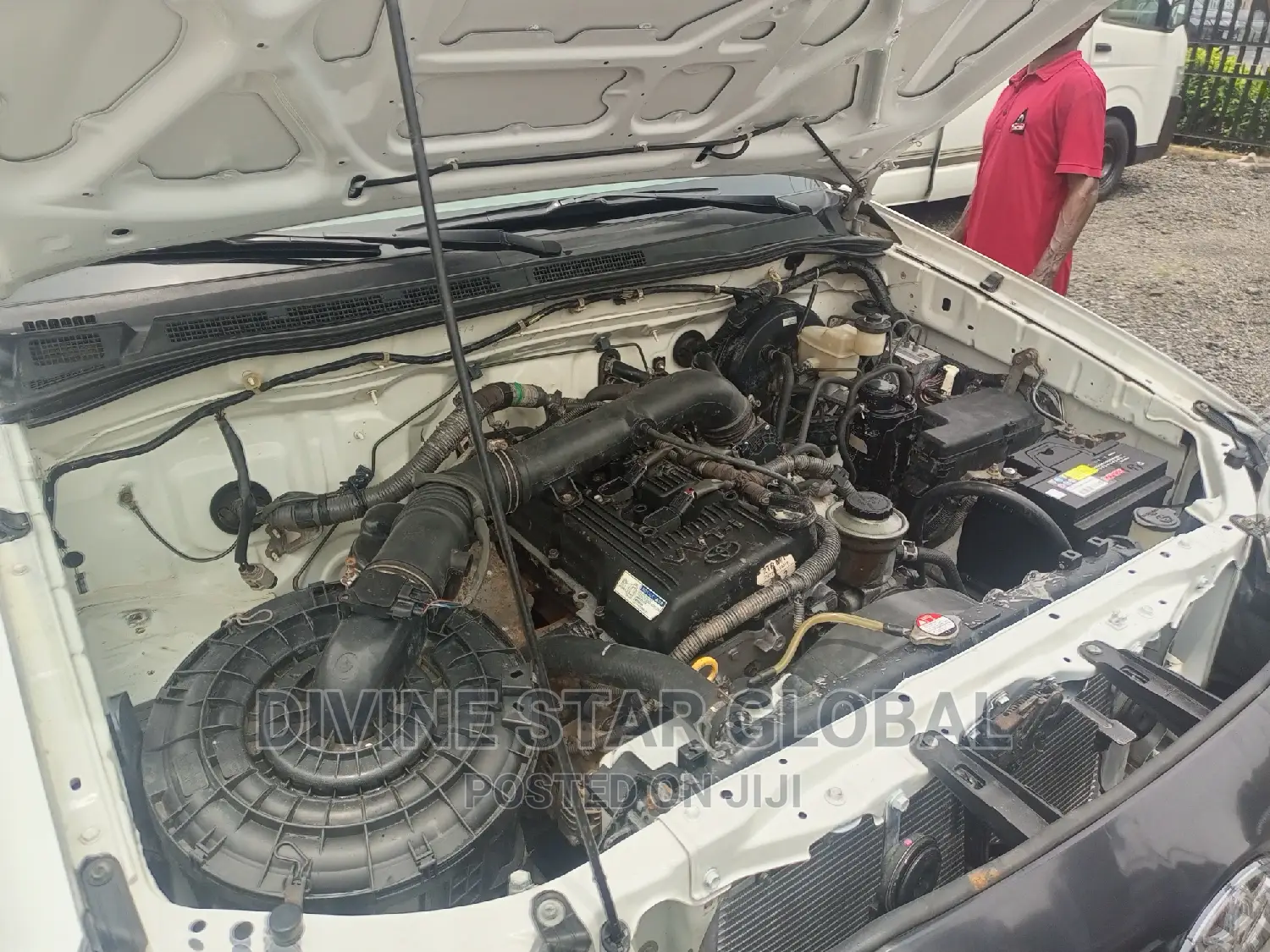 Toyota Hilux SR 4x4 2014 White
