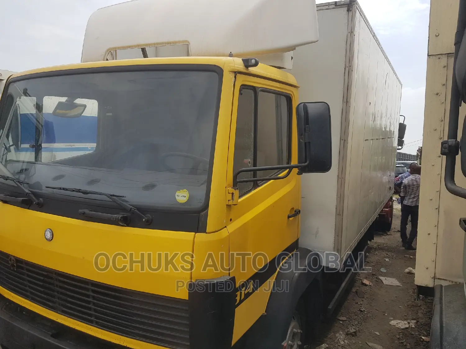 M/Benz Truck Container Body 22feet Long 814 Model