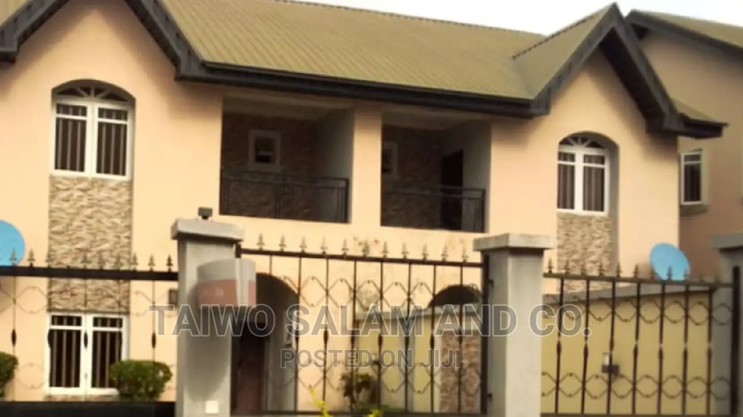 Furnished 4bdrm Block of Flats in Jericho Gra for sale