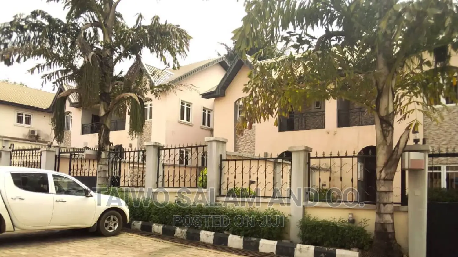 Furnished 4bdrm Block of Flats in Jericho Gra for sale
