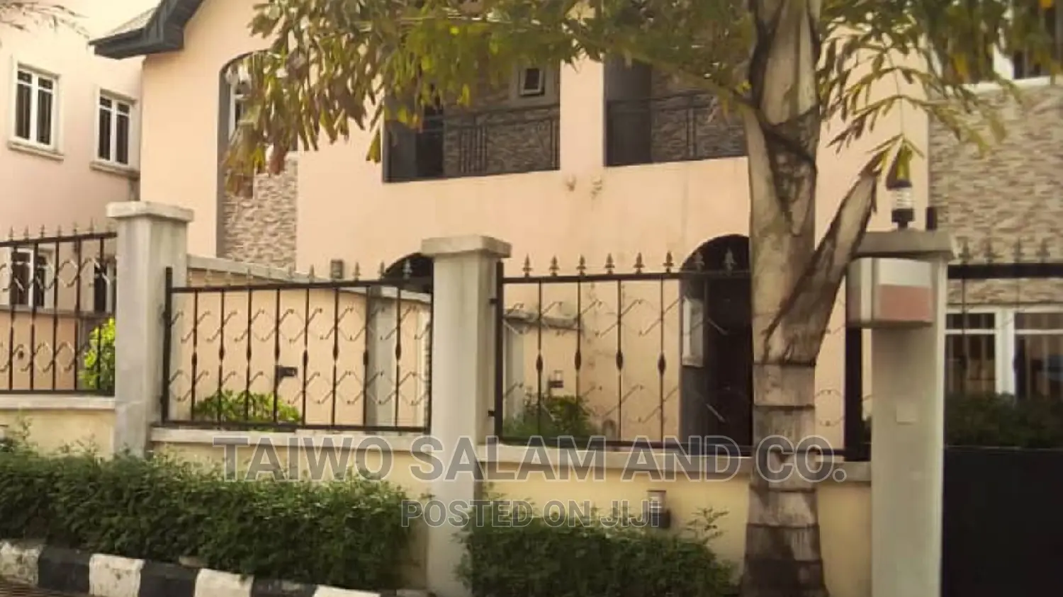 Furnished 4bdrm Block of Flats in Jericho Gra for sale