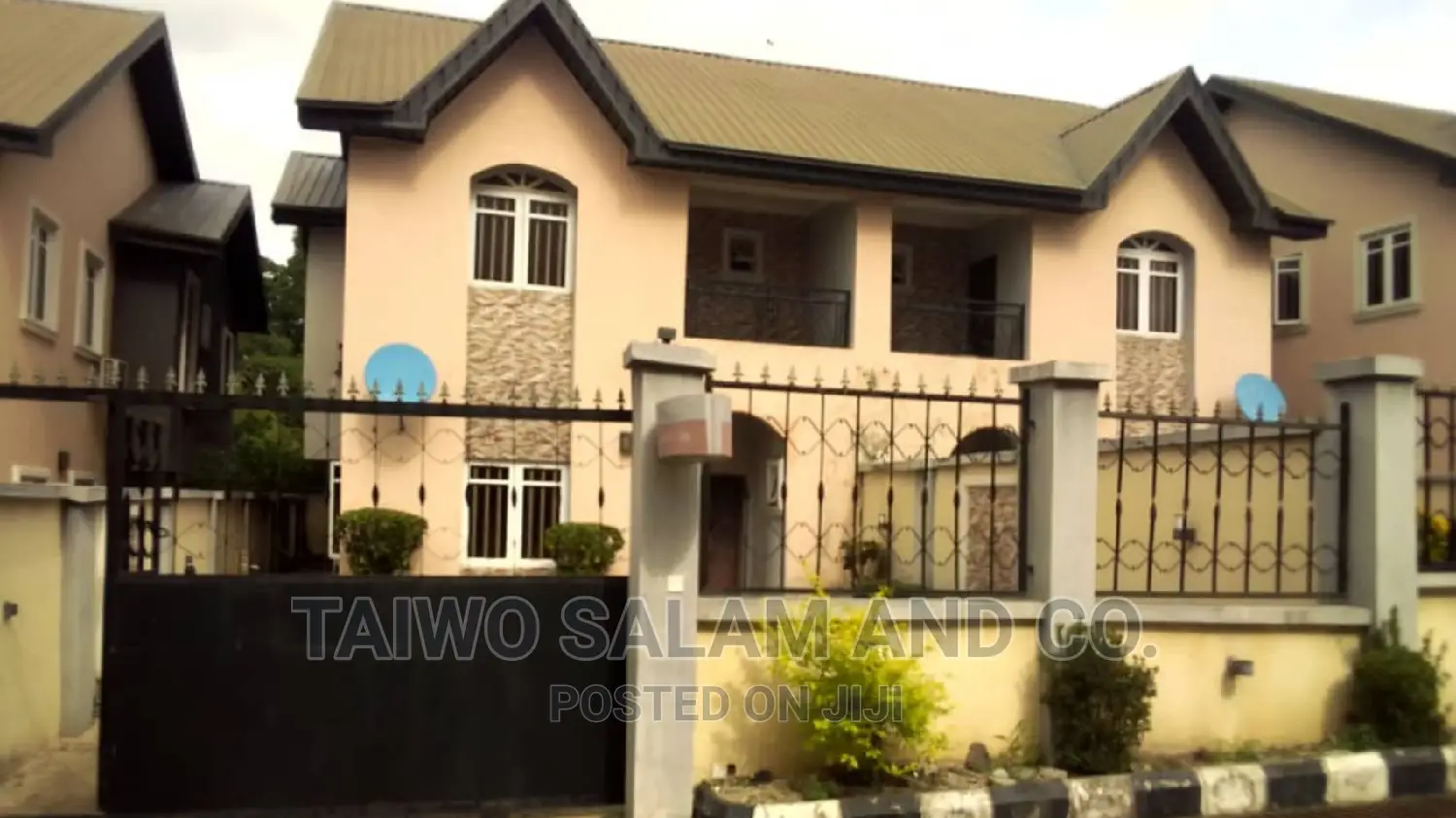 Furnished 4bdrm Block of Flats in Jericho Gra for sale