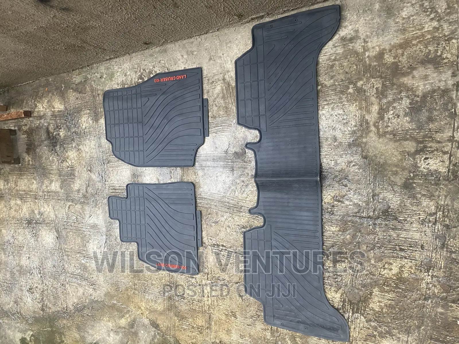 Land Cruiser Rubber Foot Mat