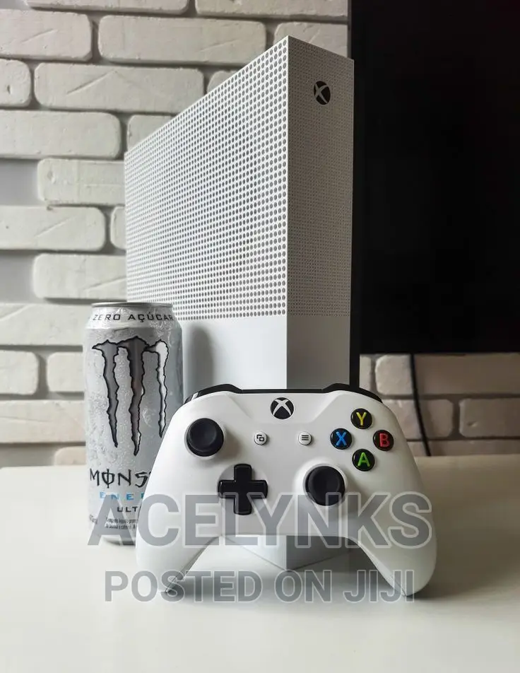 White Xbox One S