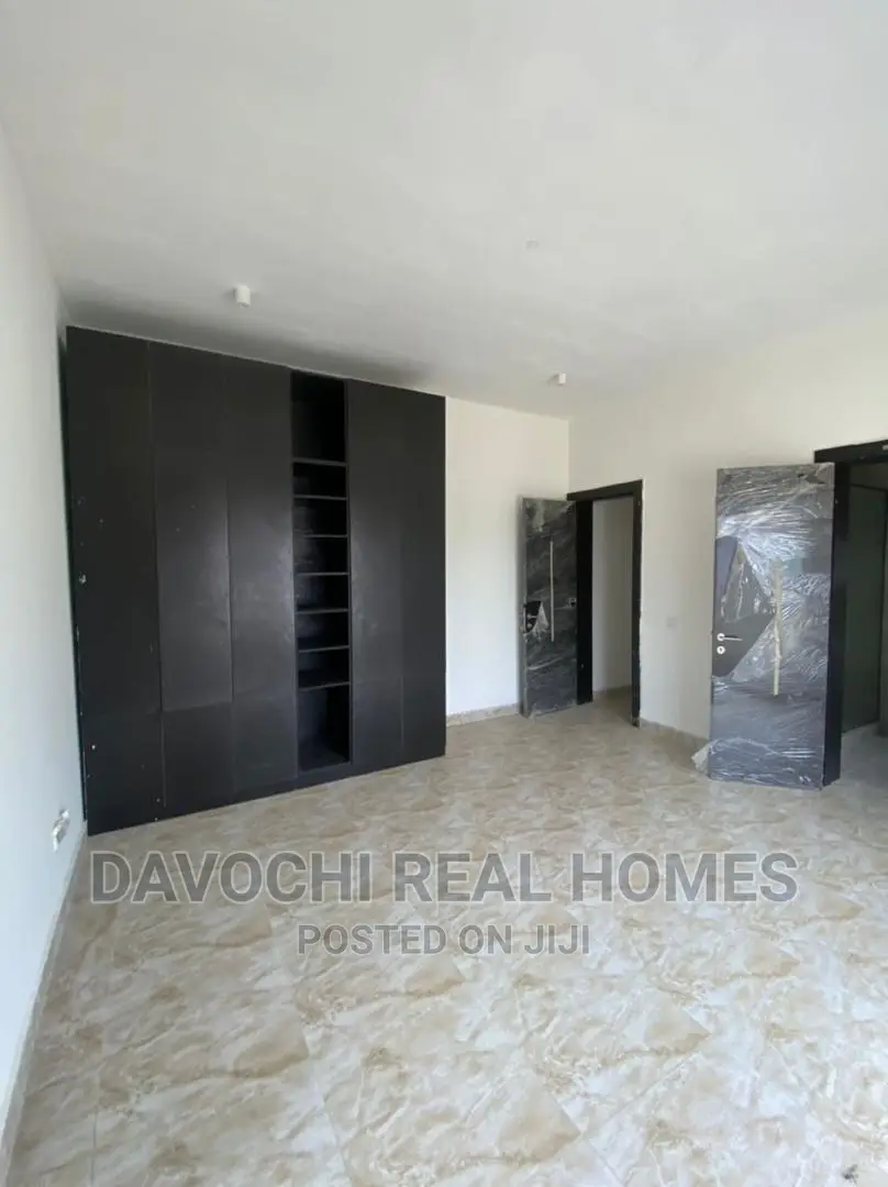 2bdrm Block of Flats in Ikate-Lekki for sale