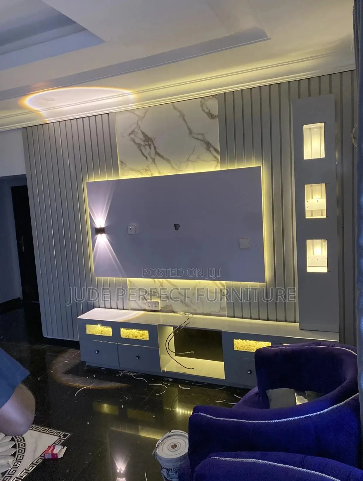 Quality Tv Console With Light and White Stone