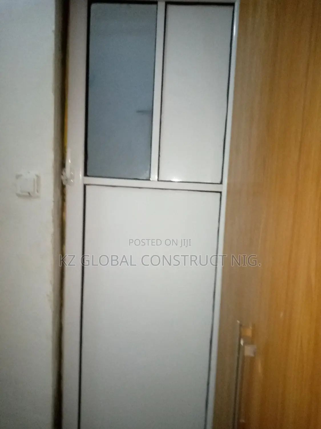 Aluminum Toilet Hinge Door Series With Board and Glass Works