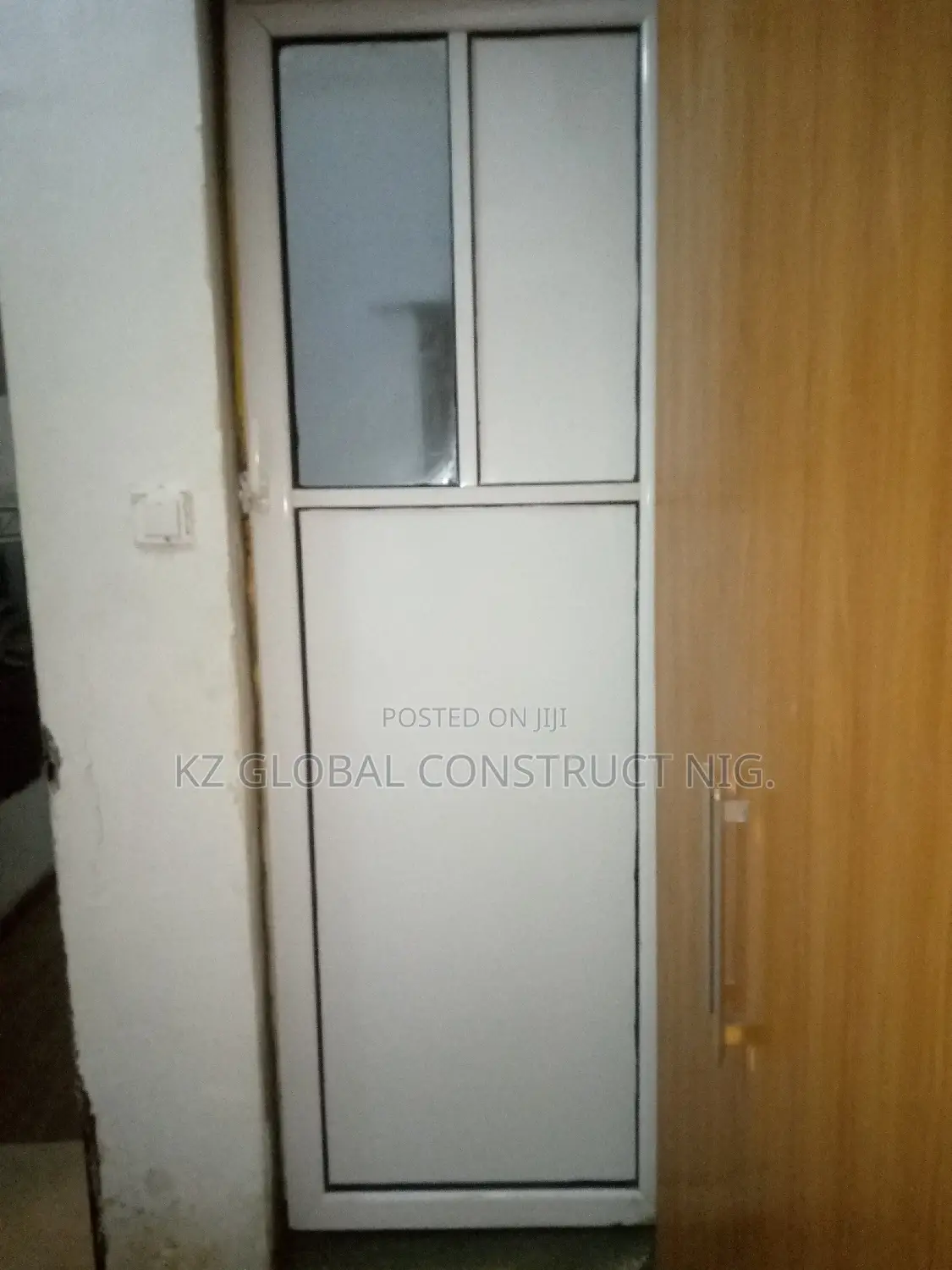Aluminum Toilet Hinge Door Series With Board and Glass Works