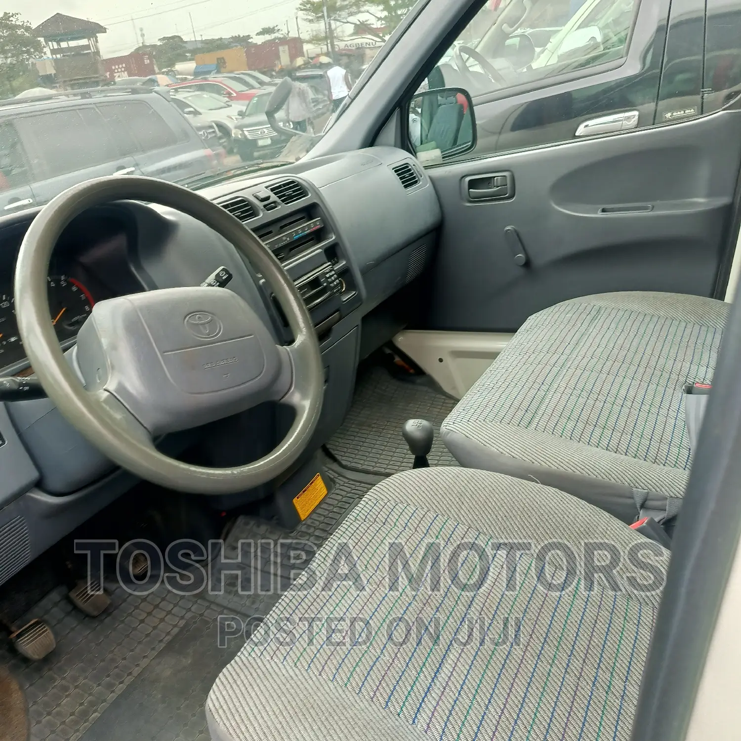 Toyota HiAce 2003 White