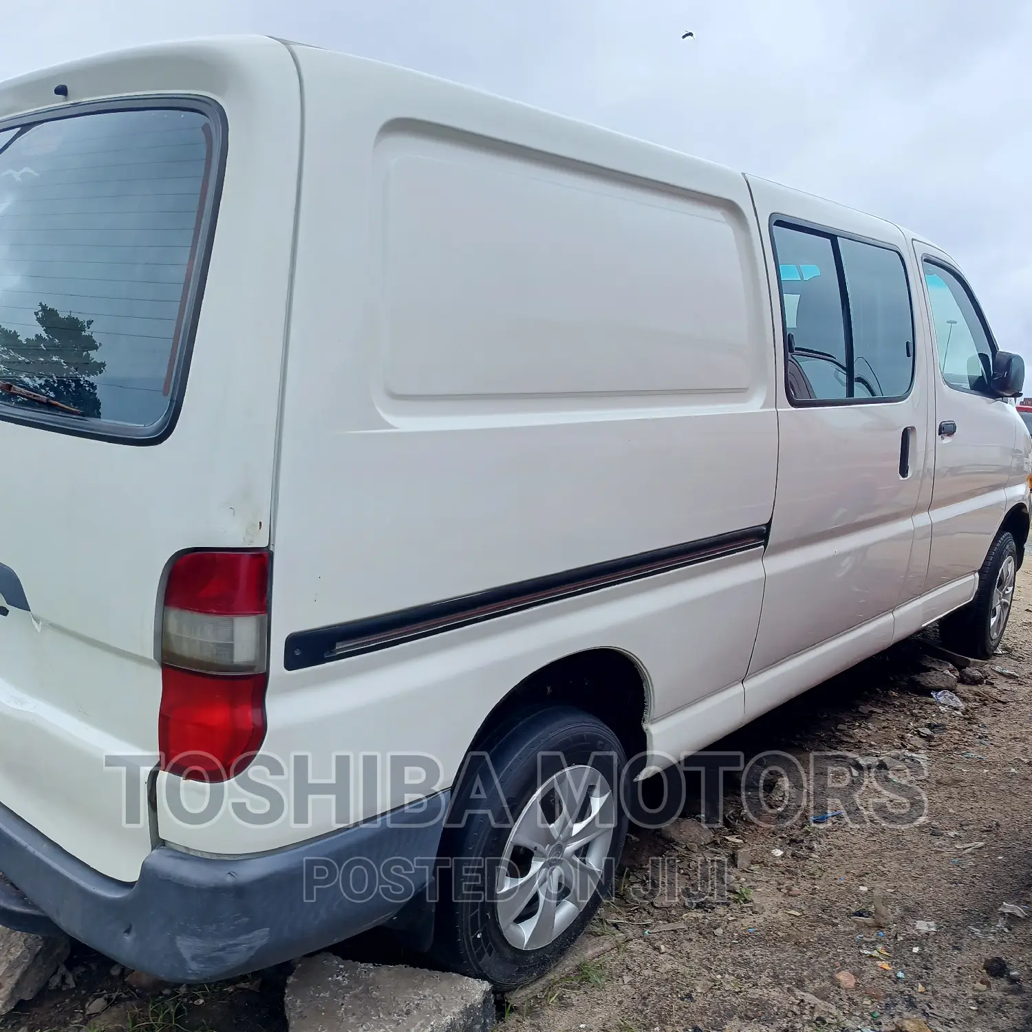 Toyota HiAce 2003 White