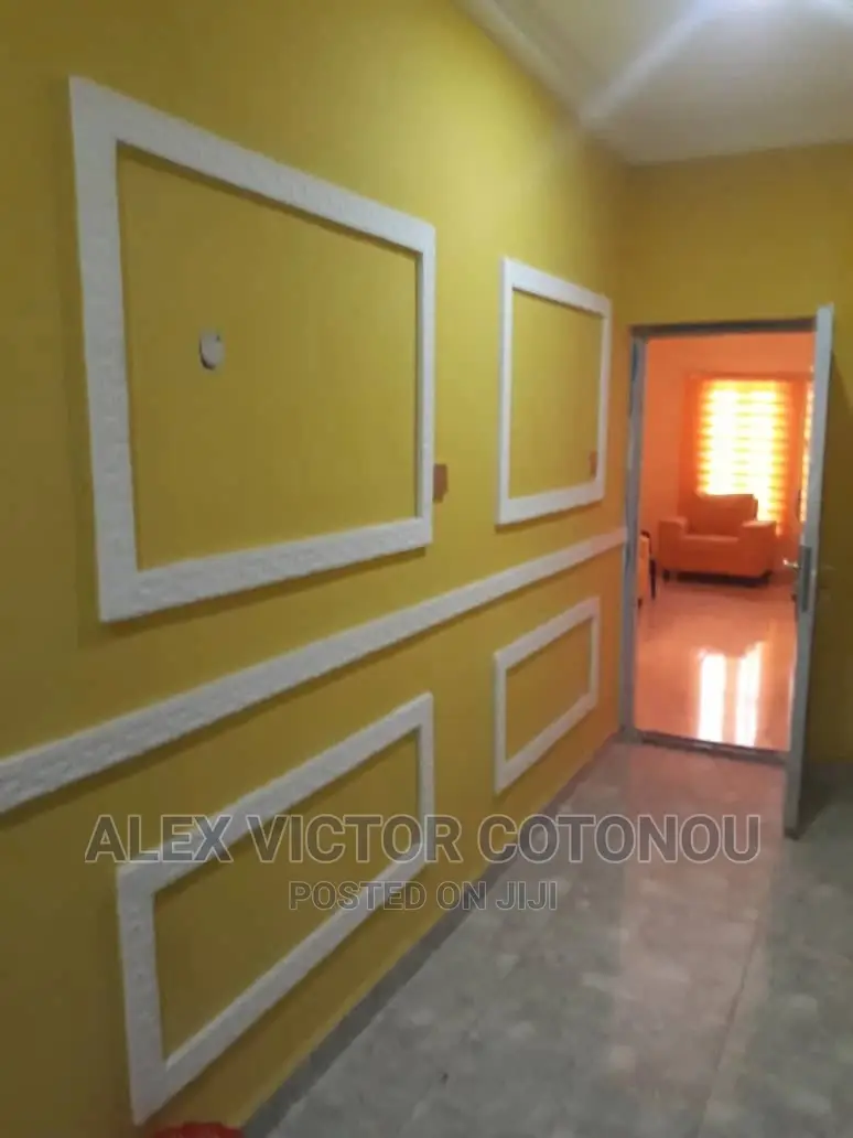 Pop ,Wall Screeding, And Inside Decor