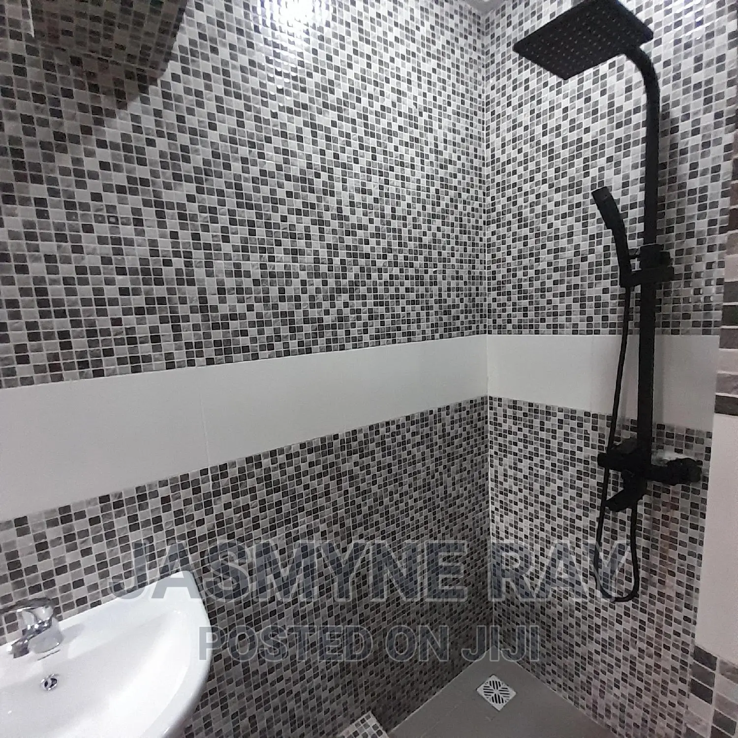 House 5 Single Deluxe Ensuite Room