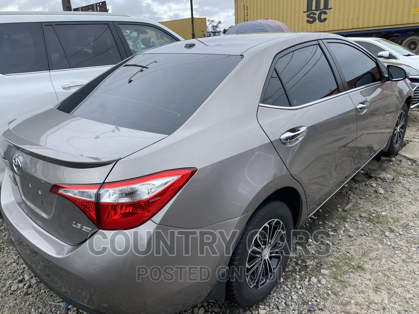 Toyota Corolla 2016 Gold
