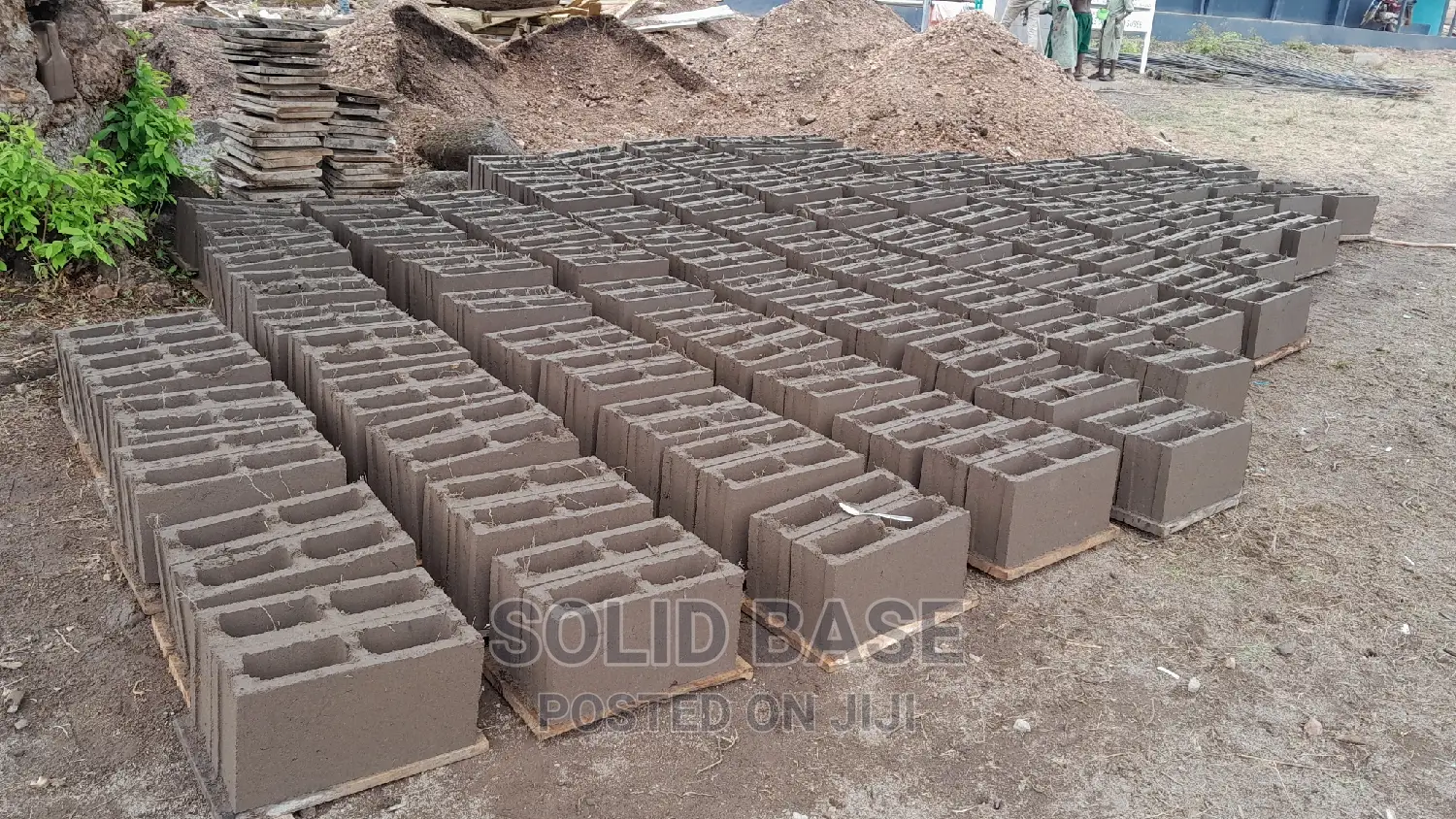 6" Concrete Blocks Moulding On The Site