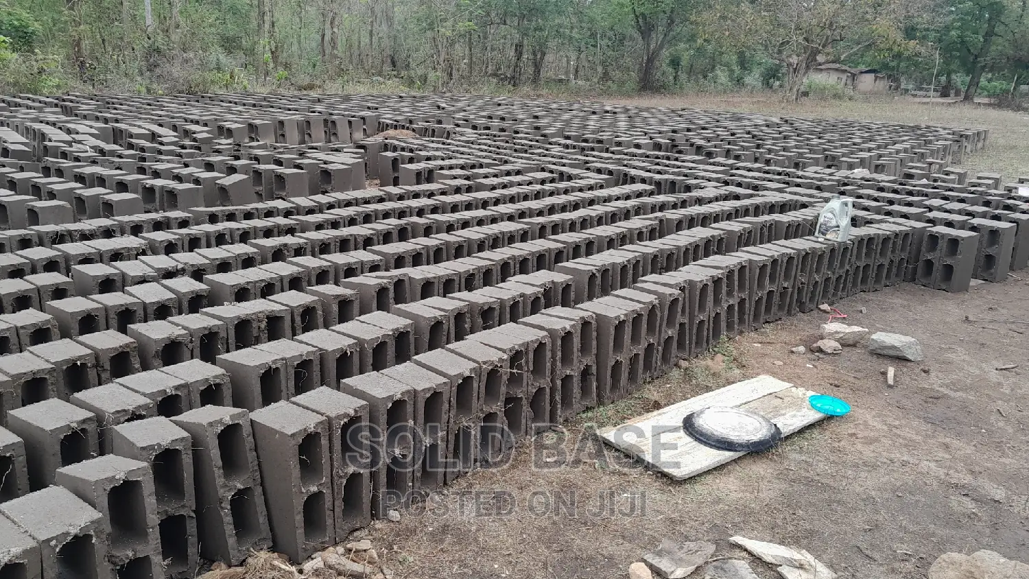 6" Concrete Blocks Moulding On The Site
