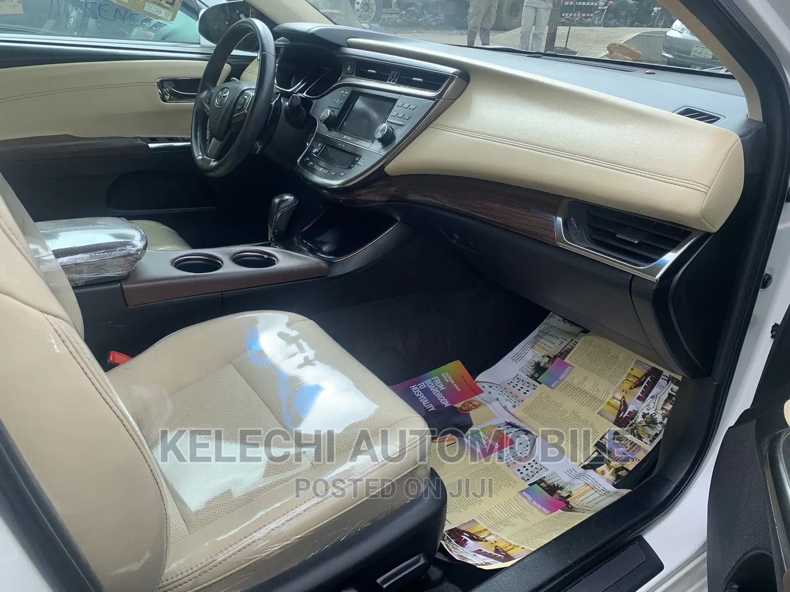 Toyota Avalon Limited Sedan FWD (3.5L 6cyl 6A) 2013 White