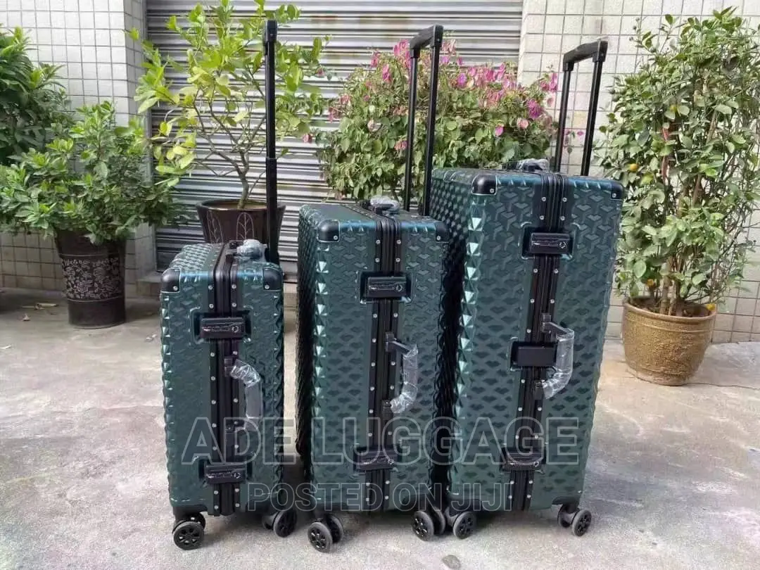High Metal Quality Traveling Luggage .