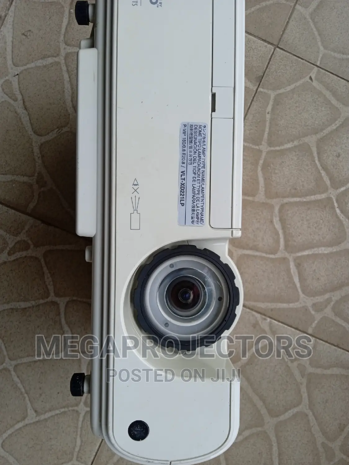 Project With the Superb Mitsubishi XD221U Projector