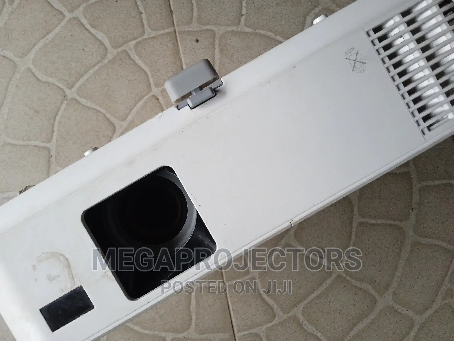 Nec V302W Video Projector 3000-Lumens