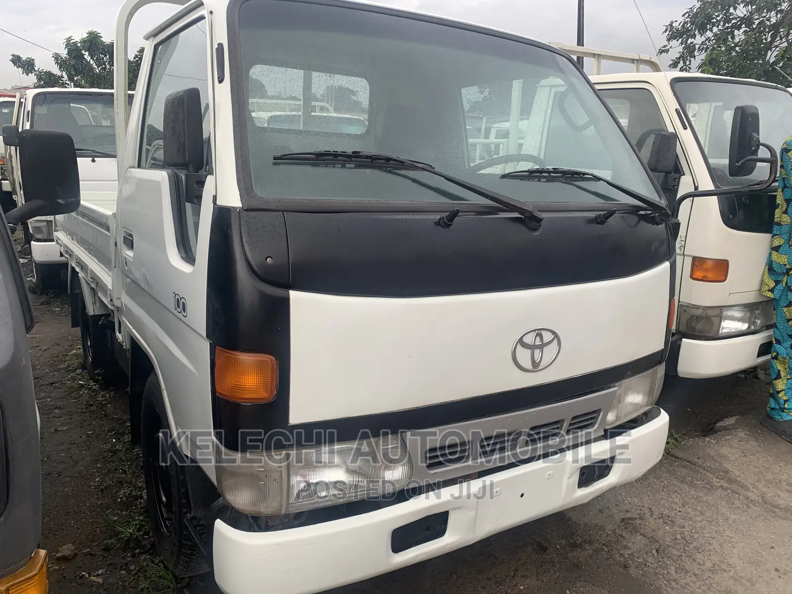 Toyota Grand HiAce 2003 White
