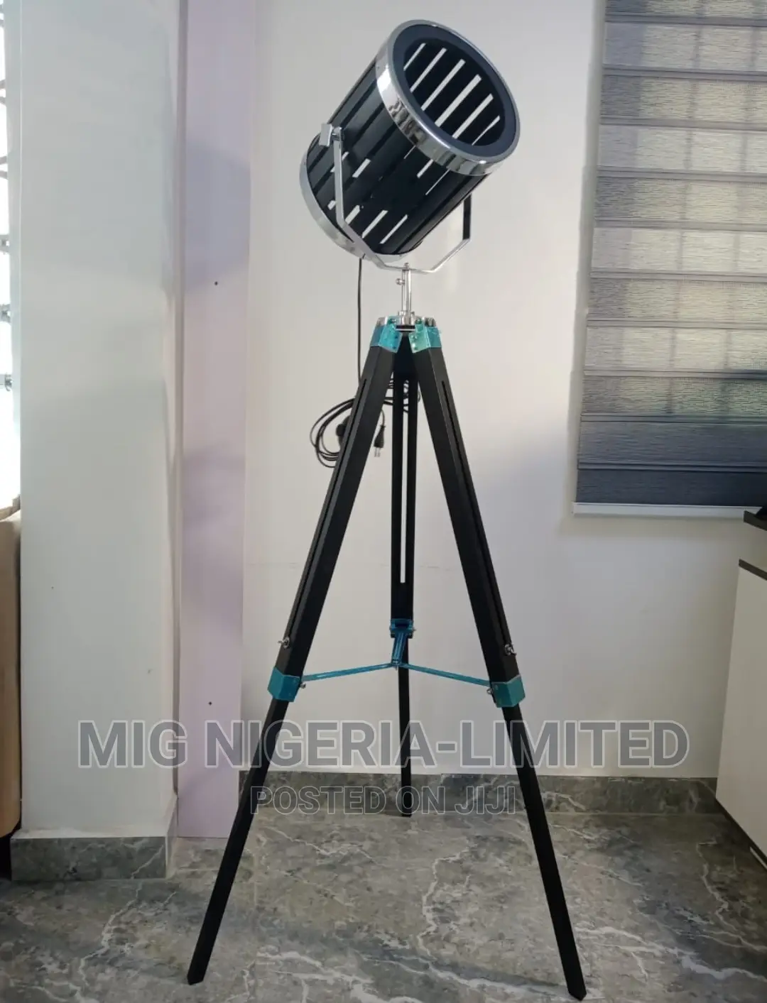 Industrial Tripod Wooden Floor Lamp Home Studio Spot