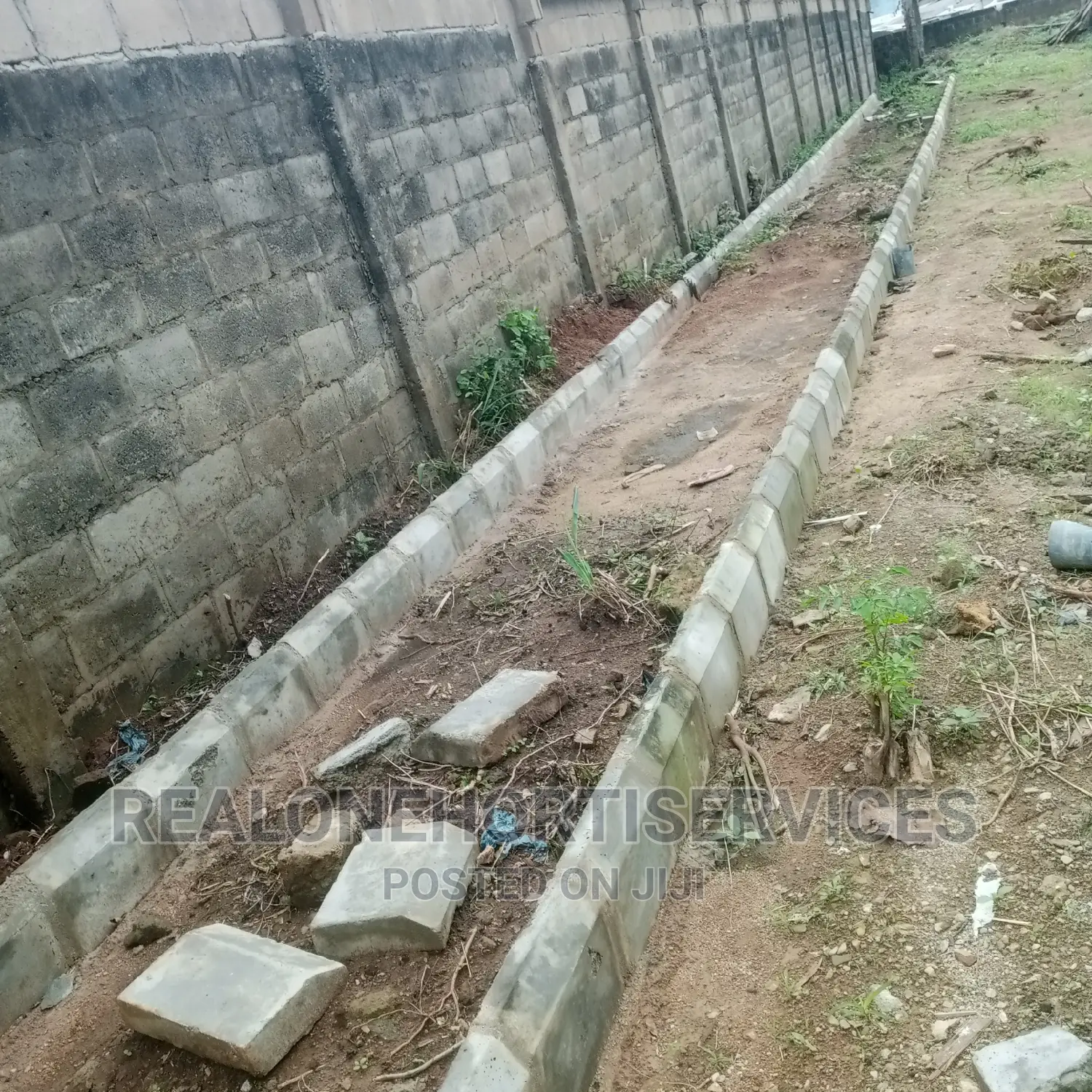 Kerbs for Walkway and Green Space