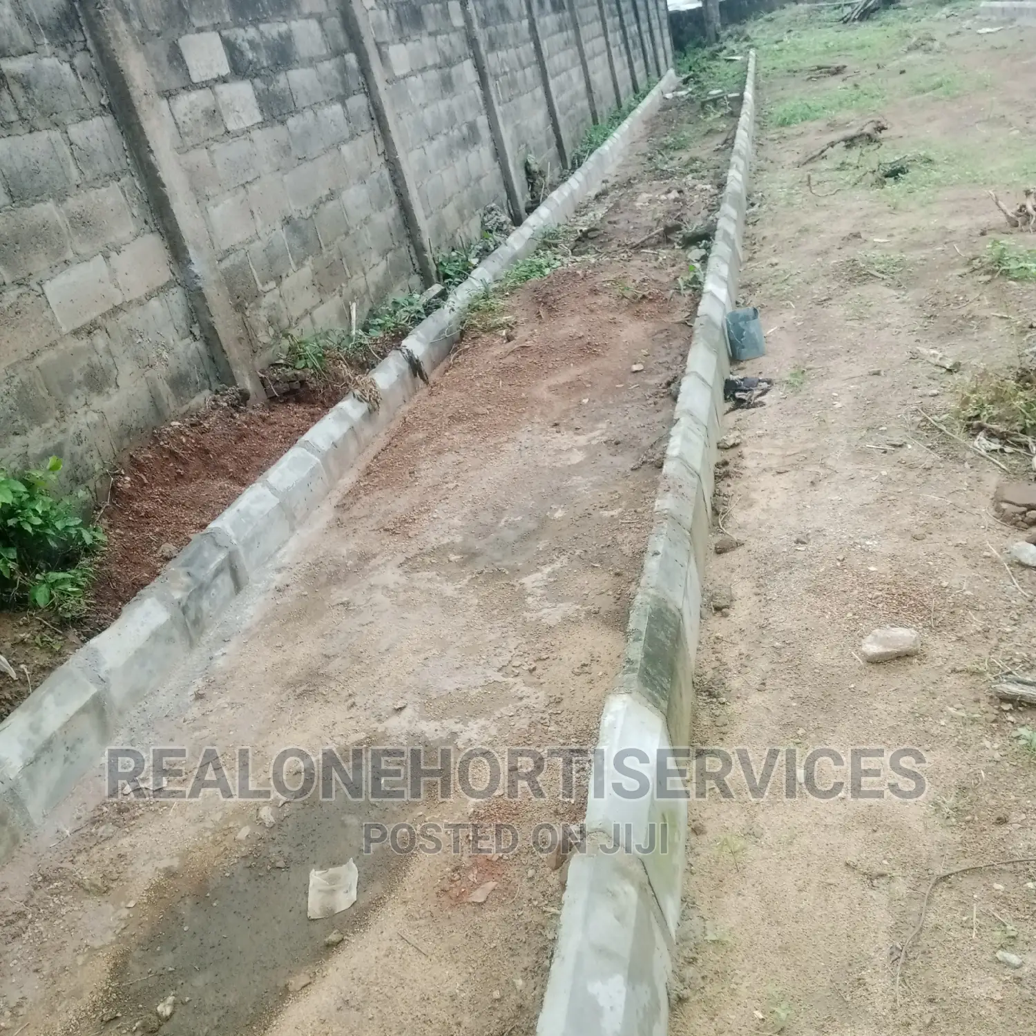 Kerbs for Walkway and Green Space