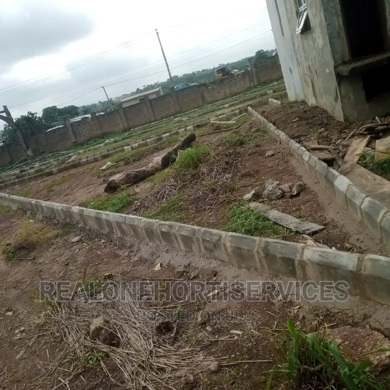 Kerbs for Walkway and Green Space