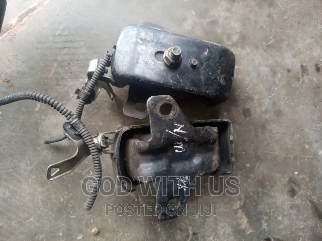 Hilux 2.7 Engine Seat