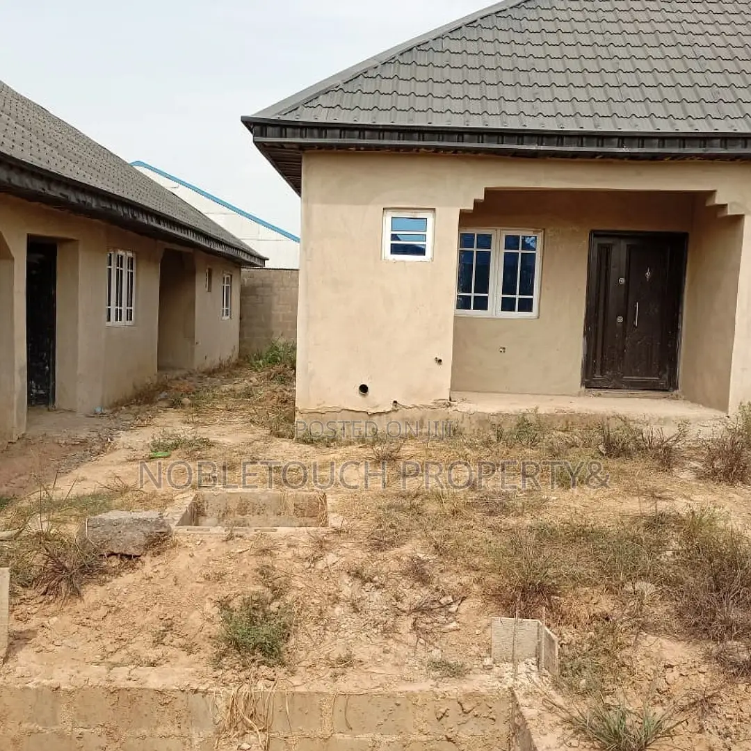 2bdrm Bungalow in Ofada Ogun State, Sagamu for sale