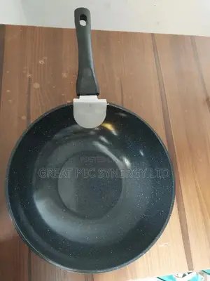 Deep Nonstick Fry Pan - 30cm Woks