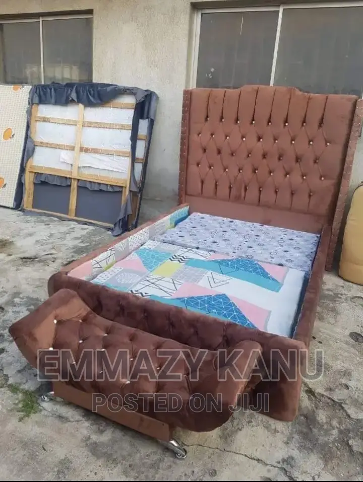 Upshotery Bedframe