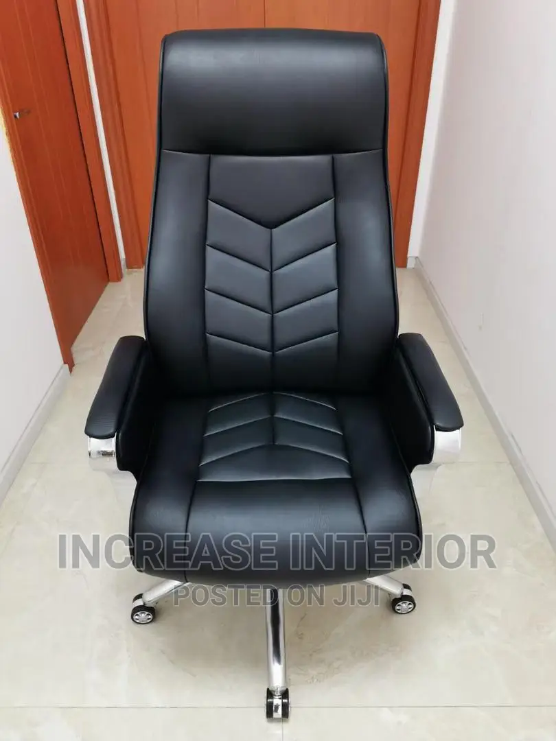 Executive Durable Office Chair With Strong Arm